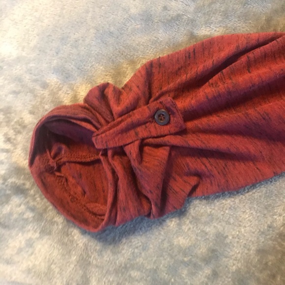 ❤️🍷Burgundy Blouse🍷❤️ - Picture 6 of 7